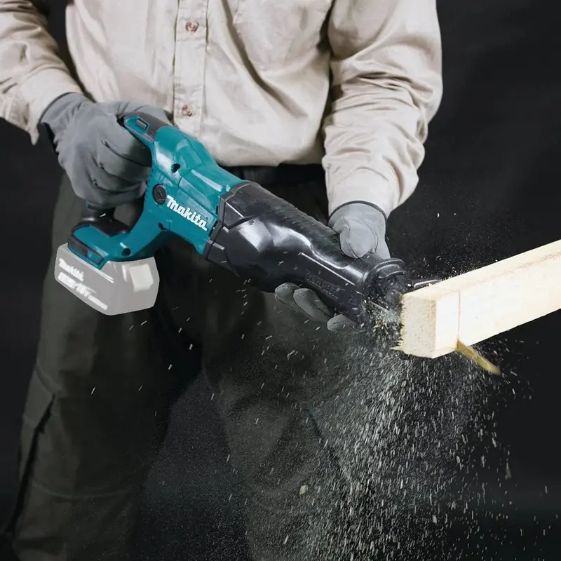 Makita 18V LXT Cordless Reciprocating Saw – Lightweight Tool for Fast, Accurate Cutting